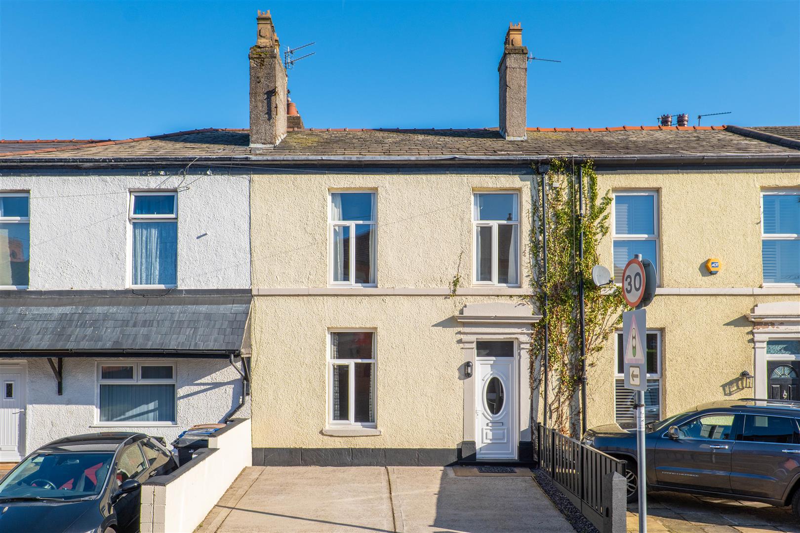 3 bed property in Cowling Lane, Leyland